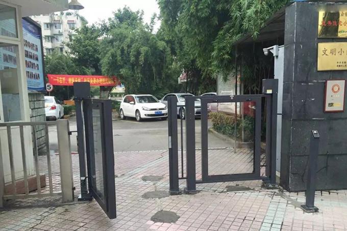 Van de de Poortklep van de schommelingsbarrière Automatische Turnstiles DC24V 4.5A voor de Ingang van de Douanecontrolepost
